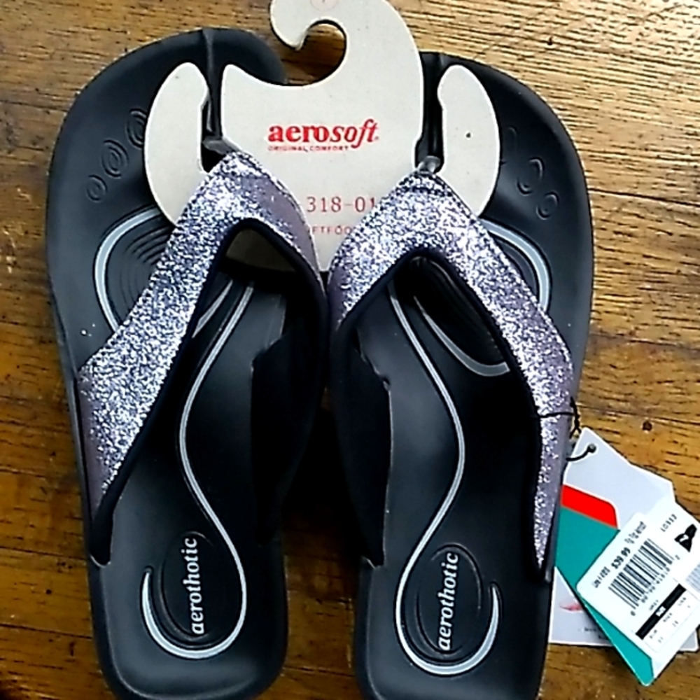Brand new aerosols flip flops